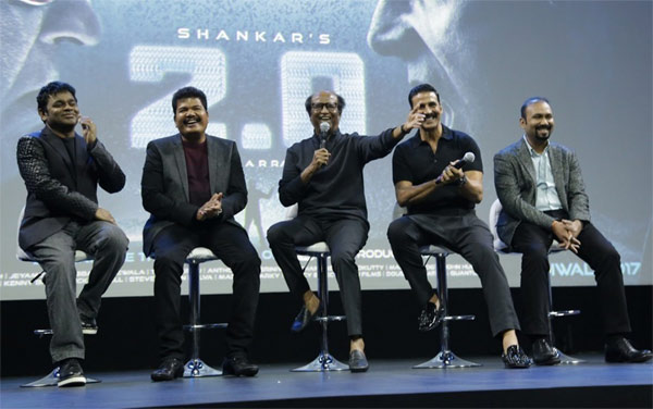 2.0,super star rajinikanth,director shankar,bollywood media  రజినీ 'నో కామెంట్‌' కి పెడార్దాలు తెస్తున్నారు! 